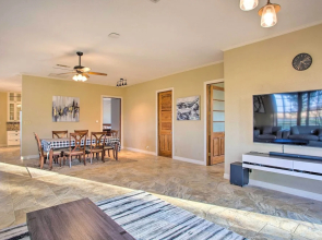 Charming Gainesville Retreat: Barn, Horses Welcome