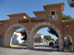 Lovely 2-Bed Apartment in Pueblo Bravo, Quesada