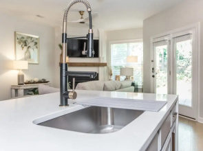 Luxury Three Bedroom Townhome Near Cary