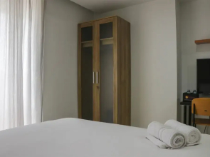 Fancy And Nice Studio Room At West Vista Apartment