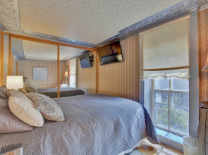 Historic Breck Cabin w/ Hot Tub: Walk to Main St!