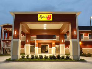 Super 8 by Wyndham Carrizo Springs