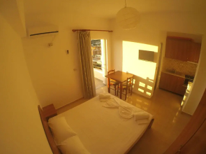 Aleksander Apartments