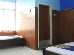 Hotel Budi Famili 1 by OYO Rooms