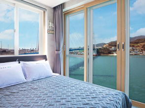 Yeosu Janggun Island Pension