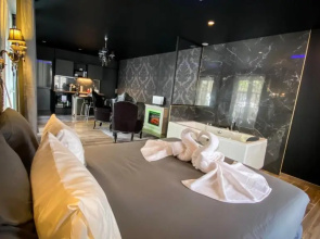 NOUVEAU - LUXURE - Secret Suite - JACUZZI