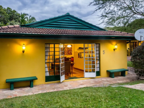 Jacana Gardens Guest Lodge