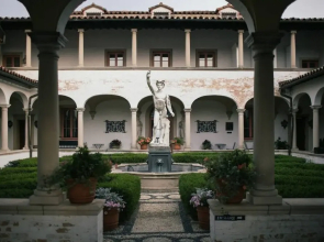 FRONTDESK 735 West Apts Westown Milwaukee