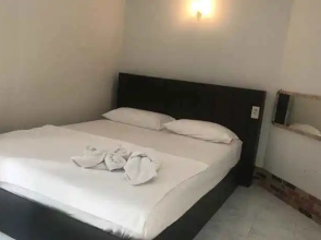 Oyo 594 Marina House