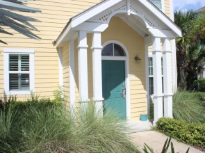 Runaway Beach - 2 Bd Villa (RW8103)