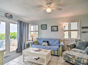 Breezy & Beachy Belleair Condo: 12 Steps to Shore!