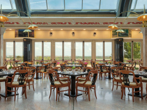 Отель Rome Marriott Park