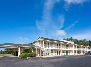Super 8 Motel - Monticello