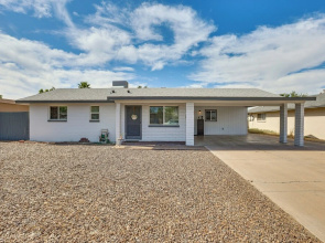 Modern Phoenix Home w/ Pool - 13 Mi to Downtown!