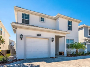 5 Bedroom 5 Bathroom in Storey Lake 4740shd
