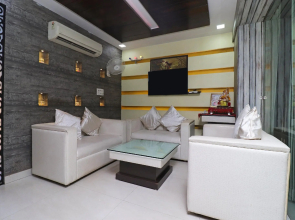 TOWNHOUSE 955 Hotel Ashish Park