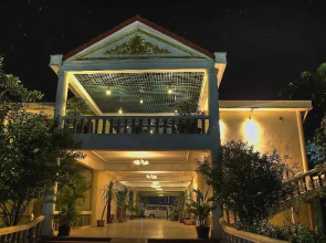 Hibiscus Angkor Resort