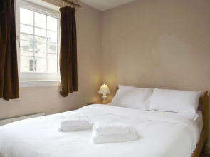 1 Bedroom Apartment By The Meadows