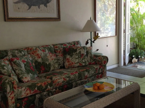 Tarpon Tale Inn