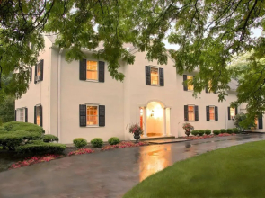 10 Fitch Luxurious Romantic Inn