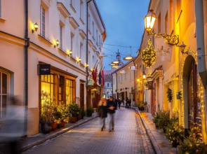 Luxury 2BDR Heart Of Old Town