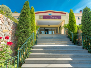 Ai Yannis Suites and Apartments Hotel