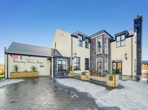 Standing Stones Lodge