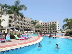 Tsokkos Gardens Hotel & Apartments