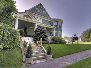 The Jeweled Turret Inn