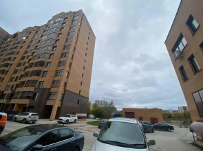 Apartments on the Boulevard of Youth