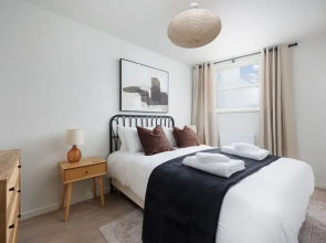 Luxury First Floor 2 bed Apartment
