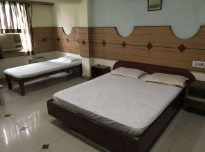 Hotel Raj Residency