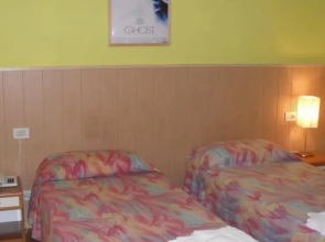 Hotel 2000