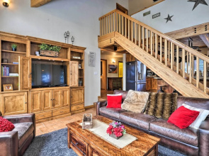 3 Mi to Main St: Home w/ Mtn-view Deck in Breck!