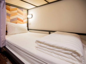 9729 Hostel