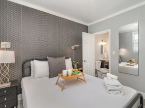 Lucent Pearl - Private Patio - Near Broadway