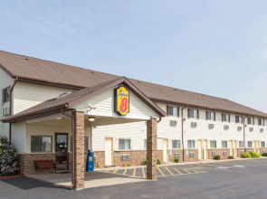 Super 8 by Wyndham Dixon