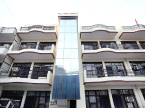 OYO 16735 Gaurav Residency