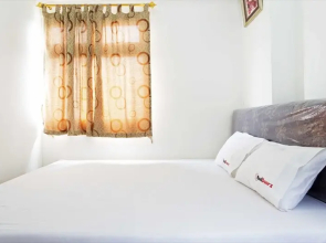 RedDoorz Apartment @ Green Pramuka
