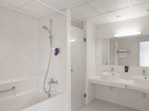 Отель Park Inn by Radisson Meriton Conference & Spa Tallinn