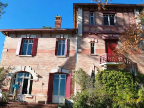 House With 10 Bedrooms in Arcachon, With Wonderful sea View, Enclosed Garden and Wifi