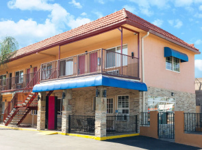 Om Park Inn and Suites El Cajon near San Diego