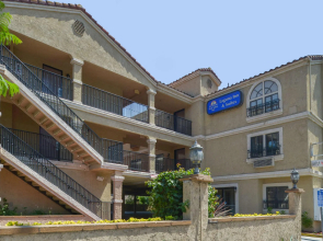 Laguna Inn & Suites
