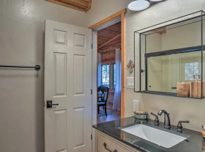Ruidoso Log Cabin Retreat - Peaceful & Convenient