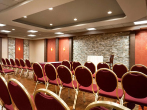 Holiday Inn Newark International Airport by IHG