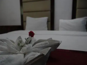 Hotel Monarch Aachal