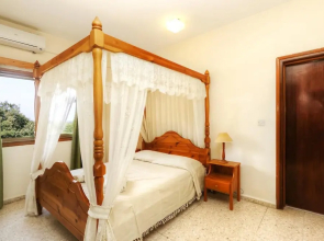 Room in Apartment - One Bedroom Apartment - Just 800 m From the Beach