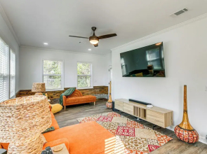 Close to Hospital & Dtwn! Quiet Waycross Home
