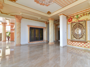 RedDoorz Premium near El Tari International Airport