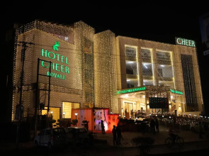 Hotel Cheer Royale